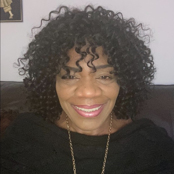 Meet your Posher, Claudia - Picture 1 of 1